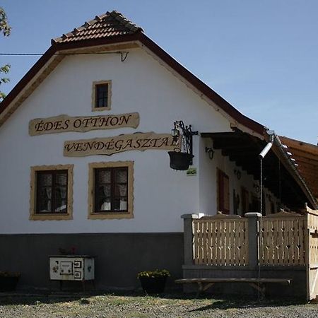 Edes Otthon Vendeghaz Hotel Нагибьоржьони Екстериор снимка