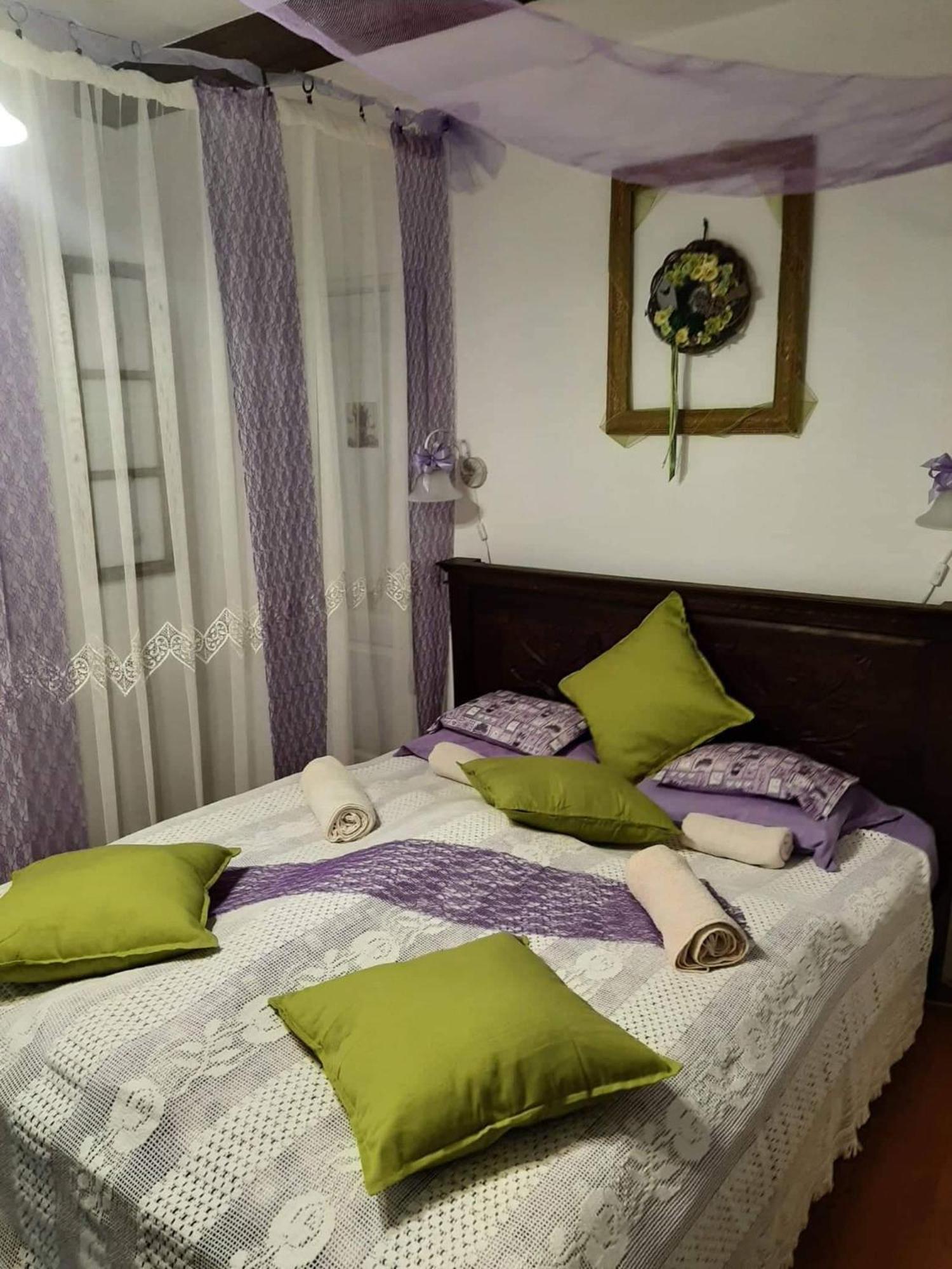 Edes Otthon Vendeghaz Hotel Нагибьоржьони Екстериор снимка