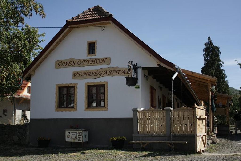 Edes Otthon Vendeghaz Hotel Нагибьоржьони Екстериор снимка